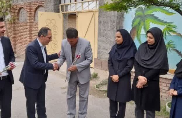 ️تجلیل از معلمان مدارس شهر آبعلی به مناسبت گرامیداشت هفته معلم ️تجلیل از معلمان مدارس شهر آبعلی به مناسبت گرامیداشت هفته معلم