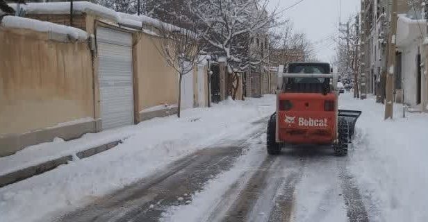 ستاد برف‌روبی و نمک‌پاشی شهرداری آبسرد به حالت آماده‌باش است