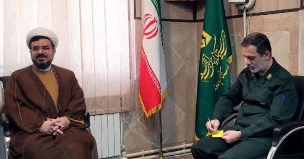 دیدار فرمانده جدید حوزه مقاومت بسیج ادارات شهرستان با امام جمعه شهرستان دماوند/ حجت‌الاسلام فتاح‌دماوندی: اردوهای بسیج ادارات و پشتیبانی از اعضا باید تقویت شود تا خدمات بیشتری به ارباب رجوع ارائه گردد