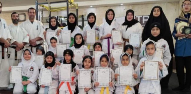 بازدید از باشگاه‌های ورزشی کاراته بانوان در سطح شهرستان دماوند همزمان با هفته فرهنگی/ مربیان فعال ورزشی تجلیل شدند