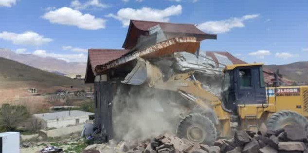 اجرای یک فقره حکم قطعیت یافته قضایی مبنی بر رفع تصرف و اعاده به وضع سابق عرصه در اراضی ملی پلاک‌‌‌‌ ۷۲ وادان/ ۱۶۵۳ مترمربع از اراضی منابع طبیعی شهرستان دماوند از دست زمین‌خواران آزادسازی شد