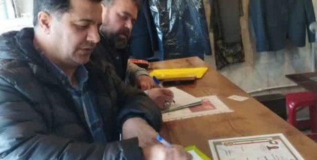 گشت ویژه مشترک نظارت بر بازار در مناطق رودهن، مهرآباد، گیلاوند، دماوند و آبسرد/ رئیس تعزیرات حکومتی دماوند: تمامی واحد‌های صنفی ملزم به نصب نرخنامه مصوب اتحادیه هستند