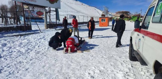 مصدوم شدن خانمی ۳۴ ساله در اثر تیوپ سواری در پیست آبعلی مصدوم شدن خانمی ۳۴ ساله در اثر تیوپ سواری در پیست آبعلی