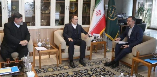 دیدار فرماندار شهرستان دماوند و نماینده مجلس با وزیر جهاد کشاورزی کشور/ تاکید تامین اعتبار لازم جهت حفظ کاربری اراضی زراعی و باغی/ لزوم افزایش گشت‌های جهاد کشاورزی با توجه به وسعت شهرستان دماوند و پراکندگی ساخت و سازهای غیرمجاز/ تامین و افزایش نیروی انسانی و تجهیزات مورد نیاز جهاد کشاورزی