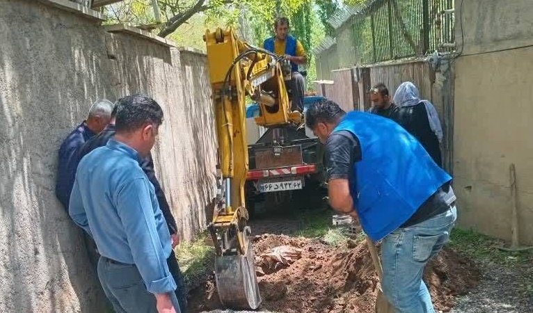 تشدید برخورد قاطع با انشعابات غیرمجاز آب در شهر دماوند/ شناسایی و جمع آوری ۲۳ انشعاب غیرمجاز در محدوده چشمه اعلا/ متخلفان به مراجع قضایی معرفی می‌شوند