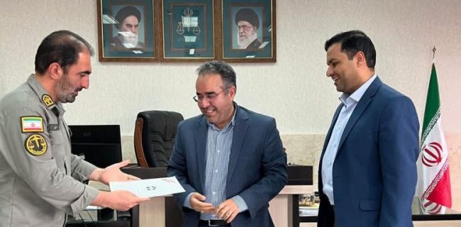 تقدیر مدیرکل حفاظت محیط زیست استان تهران از قاضی دادگاه شعبه ویژه رسیدگی به جرائم زیست محیطی دماوند تقدیر مدیرکل حفاظت محیط زیست استان تهران از قاضی دادگاه شعبه ویژه رسیدگی به جرائم زیست محیطی دماوند