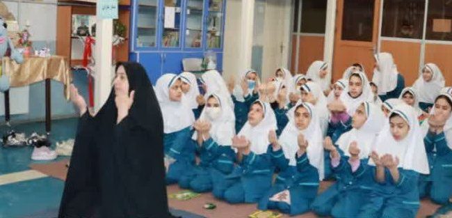 دانش آموزان شهر رودهن، نماز طلب باران خواندند