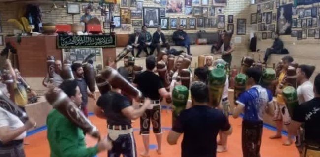 نمایش باستانی‌کاران شهرستان دماوند در گود زورخانه گتمیری به‌ مناسبت دهه مقاومت