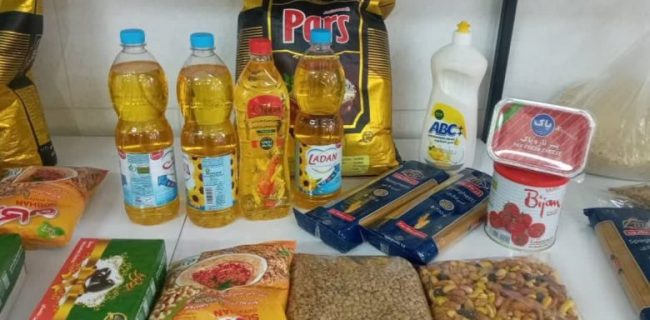 توزیع بستههای معیشتی و اقلام مصرفی بین خانواده کمبضاعت زندانیان جرائم غیرعمد در شهرستان دماوند به ارزش ۲۳۰ میلیون تومان توزیع بستههای معیشتی و اقلام مصرفی بین خانواده کمبضاعت زندانیان جرائم غیرعمد در شهرستان دماوند به ارزش ۲۳۰ میلیون تومان