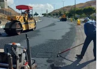 اجرای عملیات تراش و روکش آسفالت بلوارهای آیت الله خامنه‌ای و امام خمینی(ره) شهر رودهن