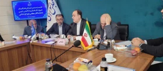 نشست صمیمی معلمان و فرهنگیان فرهیخته شهرستان‌های دماوند، فیروزکوه و بخش رودهن با نماینده مجلس/ قول مساعد جهت پیگیری مشکلات کمبود امکانات آموزشی و مسائل معیشتی معلمان و درخواست ارتقای زیرساخت‌های مدارس