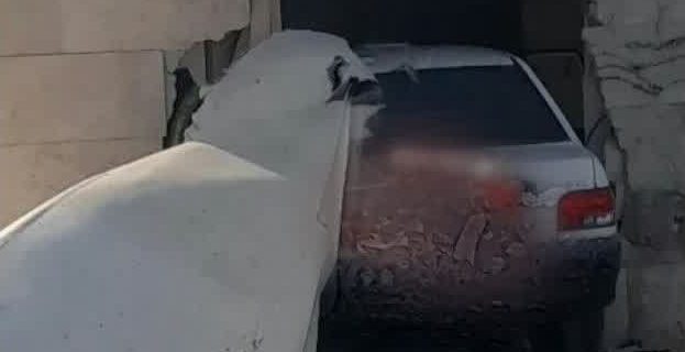تصادف شدید پراید با کیوسک پلیسراه در ورودی دوم منطقه آبسرد تصادف شدید پراید با کیوسک پلیسراه در ورودی دوم منطقه آبسرد