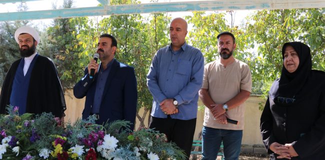 زنگ جوانهها در دبیرستان دخترانه سمیه آبسرد نواخته شد زنگ جوانهها در دبیرستان دخترانه سمیه آبسرد نواخته شد