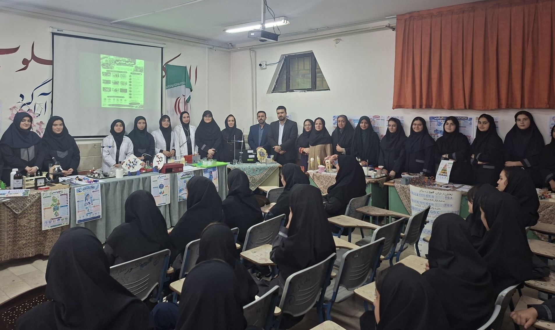 برنامه «آیندهپژوهی و انگیزه آموزشی» در دبیرستان زهره خبازی برگزار شد برنامه «آیندهپژوهی و انگیزه آموزشی» در دبیرستان زهره خبازی برگزار شد