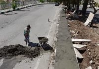 تداوم عملیات عمرانی در بلوار امام خمینی(ره) شهر کیلان/ اجرای بهسازی دیوارها و زیرسازی مسیر برای اجرای آسفالت