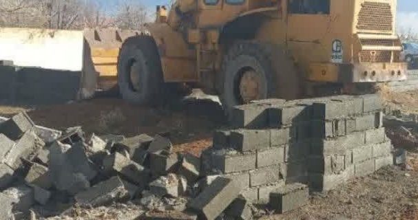 تخریب ۸۰ مورد ساخت‌وساز غیرمجاز در اراضی کشاورزی روستاهای اتابک و سربندان شهرستان دماوند با دستور قضایی
