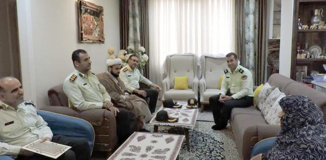 شهیدان منادیان عزت و سربلندی هستند