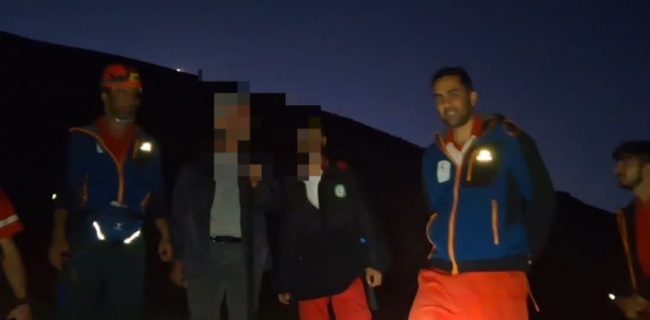 نجات آقای ۶۵ ساله مفقود شده در ارتفاعات روستای خسروان