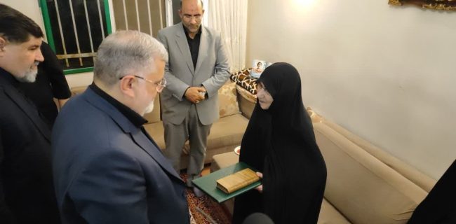 دیدار استاندار تهران با خانواده معظم شهیدان غلامعلی در دماوند