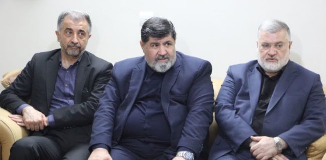 دیدار استاندار تهران با خانواده شهید طاها عبدی