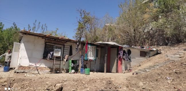 شناسایی سکونتگاه اتباع غیرمجاز در شهرستان دماوند/ با تلاش ماموران پلیس امنیت ۲۵ نفر اتباع بیگانه غیرمجاز فاقد مدارک در این سکونتگاه جمع‌آوری شدند