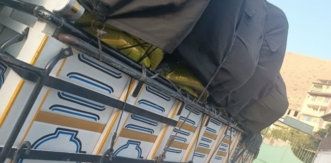 کشف ۲۲۸ حلقه لاستیک خودرو قاچاق از یک دستگاه کامیونت ایسوزو در شهر آبعلی
