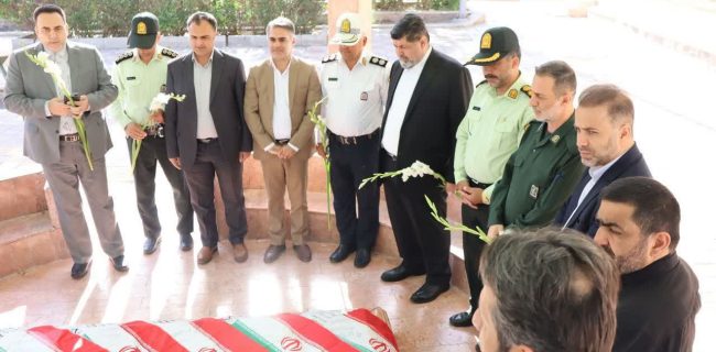 آیین غبارروبی، عطرافشانی و گلباران گلزار مطهر شهدای گمنام دماوند به مناسبت هفته دولت