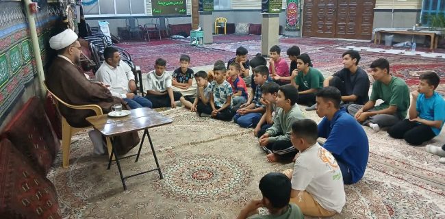 بازدید امام جمعه دماوند از اردوی فرهنگی «شبی در مسجد» در مسجد مشاء