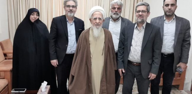 دیدار رئیس اوقاف دماوند با حضرت آیت‌الله جوادی آملی به مناسبت هفته وقف/ «جوادی آملی: وقف عبادتی هم‌ردیف نماز و روزه است»