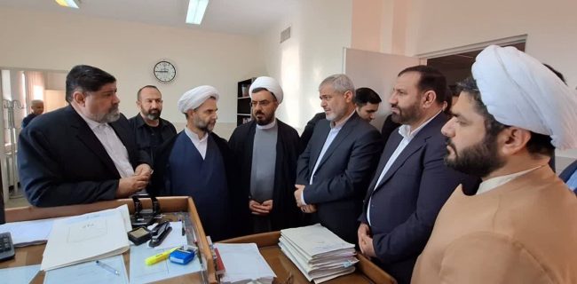 حضور مسئولان قضایی در شهرستان دماوند/ معاون اول قوه قضاییه: ملاقات‌های مردمی موجب رفع بسیاری از مشکلات قضایی و غیر قضایی مردم می‌شود
