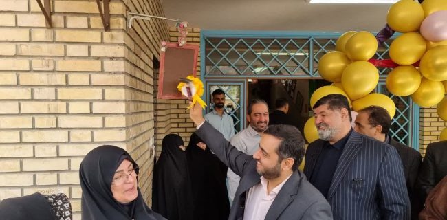 نواختن زنگ آغاز سال تحصیلی در مدارس شهرستان دماوند/ ۱۶ هزار دانش‌آموز راهی کلاس‌های درس شدند