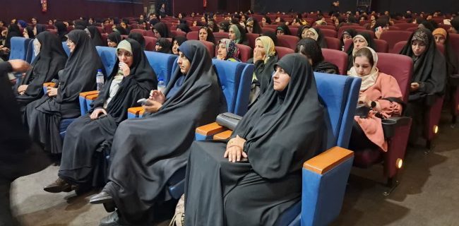 فاتحان مهر و ایثار؛ اجتماع بانوان شهرستان دماوند به مناسبت هفته دفاع مقدس
