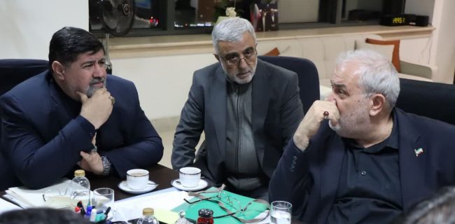 درخواست حق‌آبۀ لار و پلور در دیدار فرماندار دماوند با وزیر نیرو / ضرورت تعیین تکلیف آب‌های معدنی و چشمه‌های خشک‌شده