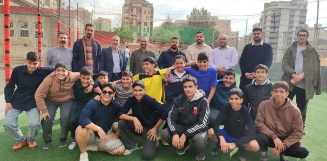 اهدای اقلام ورزشی به مدارس رودهن در راستای توسعه فعالیت‌های ورزشی دانش‌آموزان