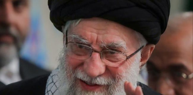 رهبر معظم انقلاب اسلامی در محل کارشان در بیت رهبری به شهادت رسیدند
