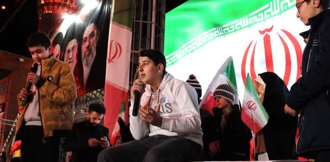 نمایش «آدم موشکی» در دماوند روی صحنه رفت نمایش «آدم موشکی» در دماوند روی صحنه رفت