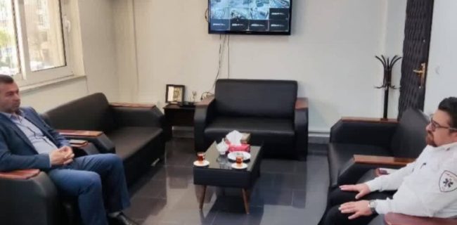 دیدار معاون عملیات اورژانس شمال شرق با بخشدار رودهن/ تأکید بر توسعه پایگاه‌ها و نوسازی ناوگان امدادی