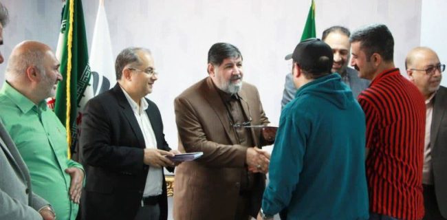 فرماندار دماوند: کارگران پرچمداران جبهه اقتصادی و سفیران واقعی پیشرفت و توسعه جامعه هستند