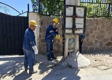 بیش از ۳۰۰ متر کابل برق غیرمجاز در دماوند جمع‌آوری شد
