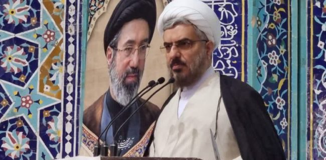 امام‌جمعه دماوند: صرفه‌جویی، مقاومت اقتصادی و وحدت رمز پیروزی ملت ایران است/ هر میزان صرفه‌جویی در جنگ اقتصادی به منزله تقویت توان ملی است/ تحریم‌های آمریکا منجر به تضعیف جایگاه دلار و گسترش مبادلات غیردلاری شده است