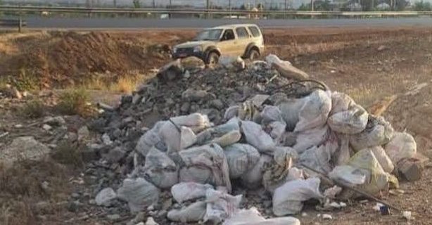 شناسایی و توقیف عامل تخلیه غیرمجاز نخاله‌های ساختمانی در حاشیه جاده ورودی آبسرد