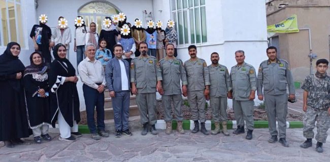 به مناسبت هفته محیط زیست انجام شد؛ بازدید رئیس دادگاه بخش رودهن به همراه دختران مرکز بادبادک سبز از غار رودافشان به مناسبت هفته محیط زیست انجام شد؛ بازدید رئیس دادگاه بخش رودهن به همراه دختران مرکز بادبادک سبز از غار رودافشان