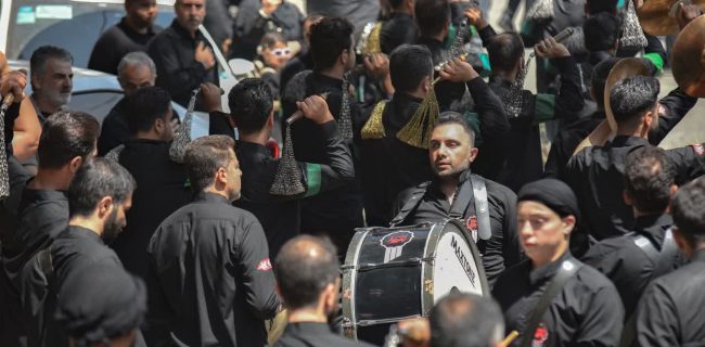 آیین عزاداری عاشورای حسینی در شهر دماوند/ سوگواران حسینی به یاد تشنهلبان کربلا به سوگ نشستند آیین عزاداری عاشورای حسینی در شهر دماوند/ سوگواران حسینی به یاد تشنهلبان کربلا به سوگ نشستند