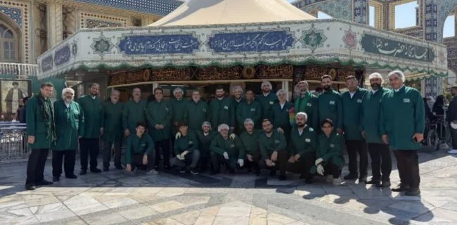 «به وقت عاشقی»؛ خادمان هیئت «امالسادات» دماوند در چایخانه صحن امام حسن مجتبی(ع) میزبان زائران رضوی شدند «به وقت عاشقی»؛ خادمان هیئت «امالسادات» دماوند در چایخانه صحن امام حسن مجتبی(ع) میزبان زائران رضوی شدند