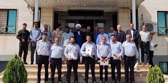 آئین تجلیل از آتشنشانان در شهر آبسرد برگزار شد/ تأکید بر ارتقای توان عملیاتی و تجهیزات امدادی آئین تجلیل از آتشنشانان در شهر آبسرد برگزار شد/ تأکید بر ارتقای توان عملیاتی و تجهیزات امدادی