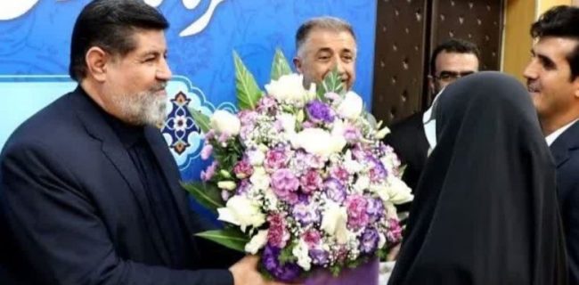 تجلیل از ۲۱ معلم و کارمند نمونه آموزش و پرورش در دماوند تجلیل از ۲۱ معلم و کارمند نمونه آموزش و پرورش در دماوند