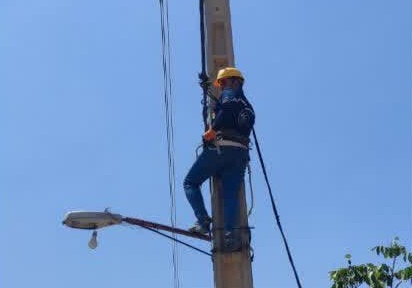 جمع‌آوری ۱۹ انشعاب غیرمجاز برق در روستای زان دماوند