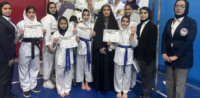 تیم دماوند قهرمان مسابقات کاراته دانش آموزی به میزبانی رودهن شد