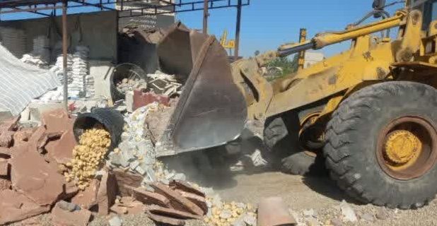جمعآوری مصالحفروشان، نهالفروشان و تابلوهای غیرمجاز در حریم محور دماوند ـ رودهن محدوده مهرآباد جمعآوری مصالحفروشان، نهالفروشان و تابلوهای غیرمجاز در حریم محور دماوند ـ رودهن محدوده مهرآباد