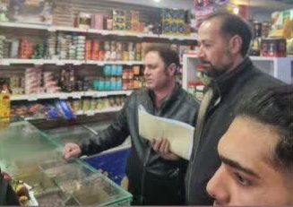 کشف و معدوم‌سازی بیش از ۵۰ کیلوگرم مواد غذایی تاریخ مصرف گذشته در آبسرد و روستاهای جابان و آیینه‌ورزان
